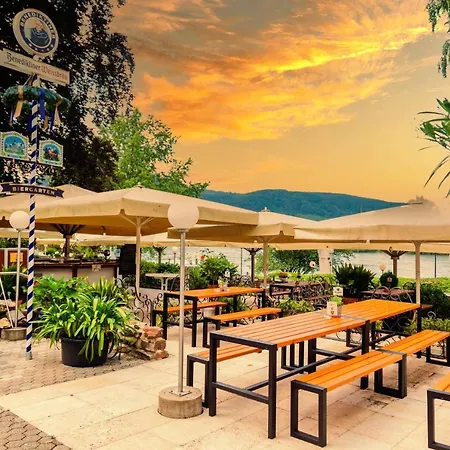 Hotel Ebertor - & 3*