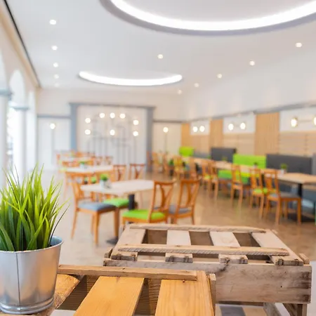 Hotel Ebertor - & 3*