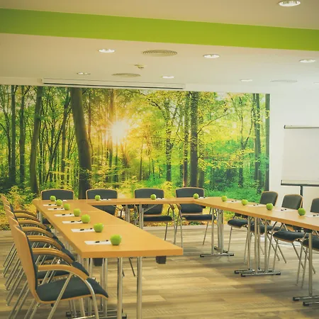 Ebertor - & מלון