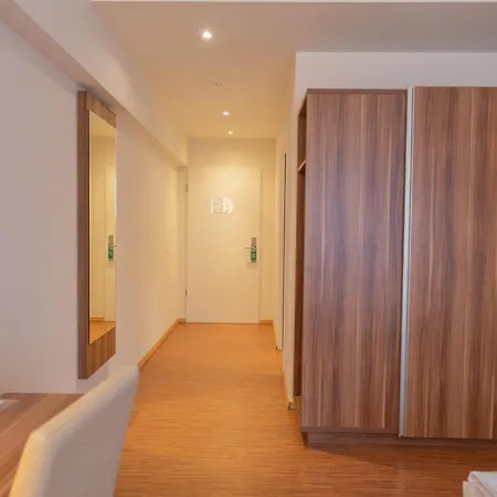 Ebertor - & מלון בופארד