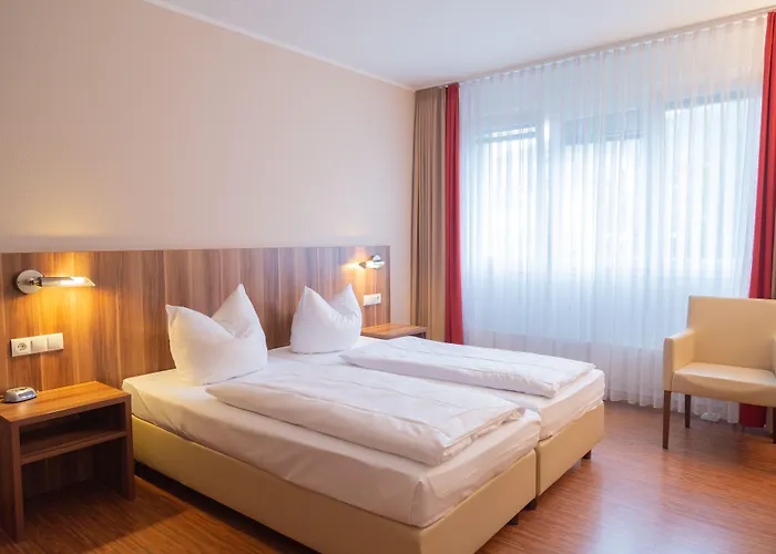 Ebertor - & Szálloda