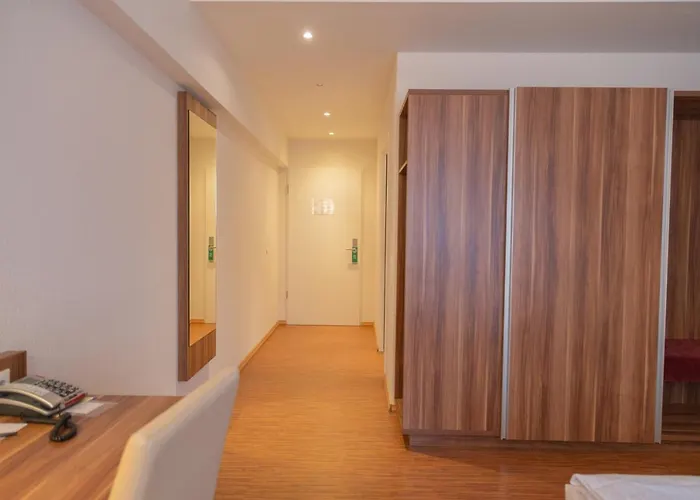 Ebertor - & Szálloda Boppard